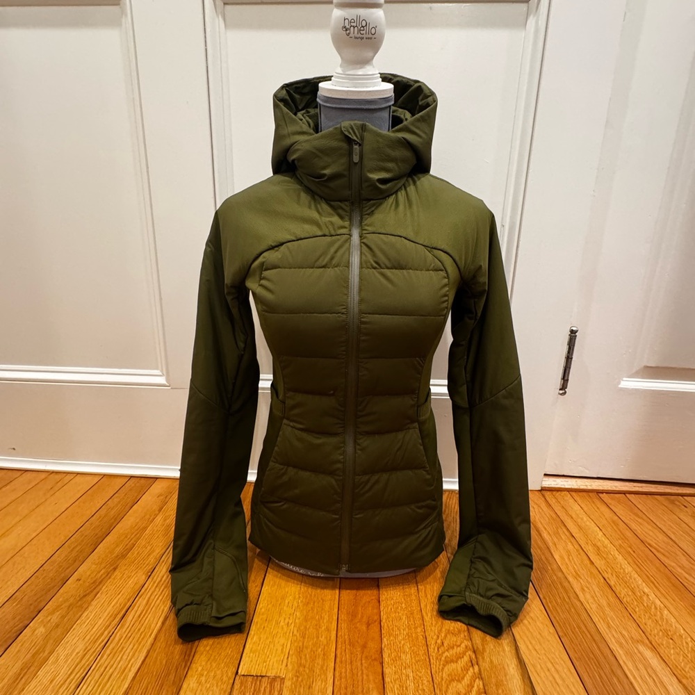 Lululemon Down For It All Olive Green Hooded Jacket Sz 4. Very good condition.